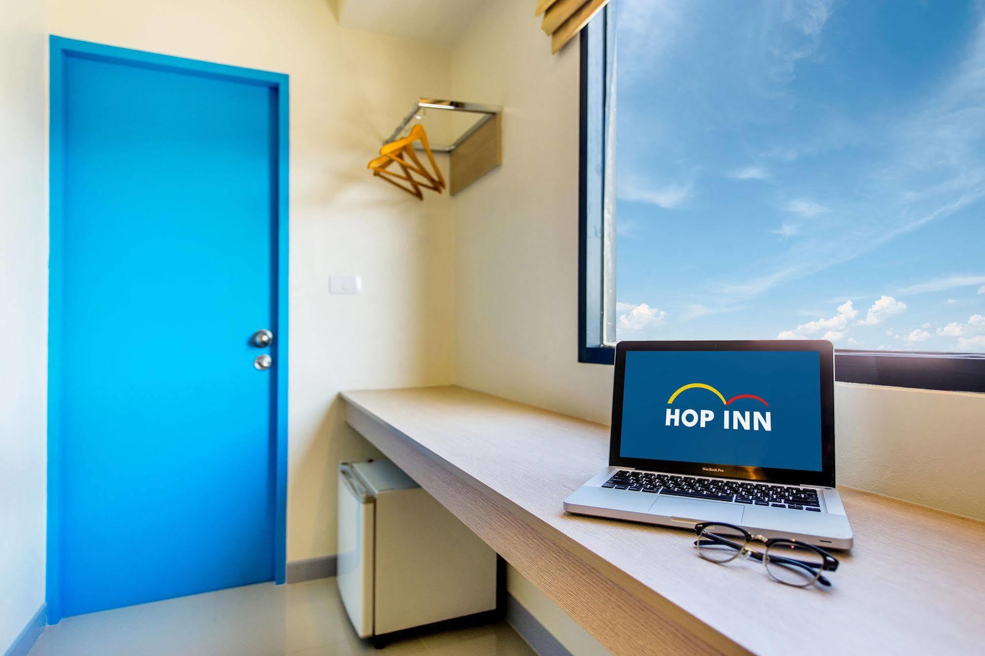 Hop Inn Рой Ет Екстериор снимка